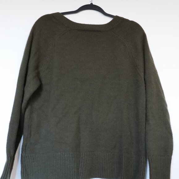 BANANA REPUBLIC SWEATER - Picture 2 of 3